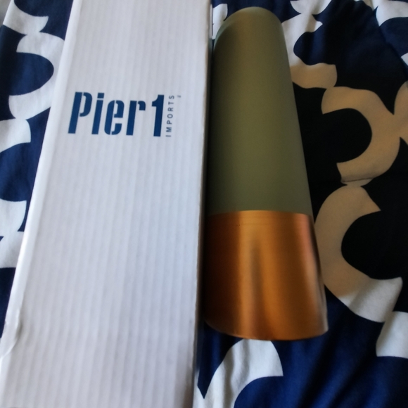 Pier 1 Import Vase - Picture 2 of 2